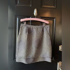 HD In Paris Black& White Abstract Zig Zag Double Hem Tiered Skirt Size M